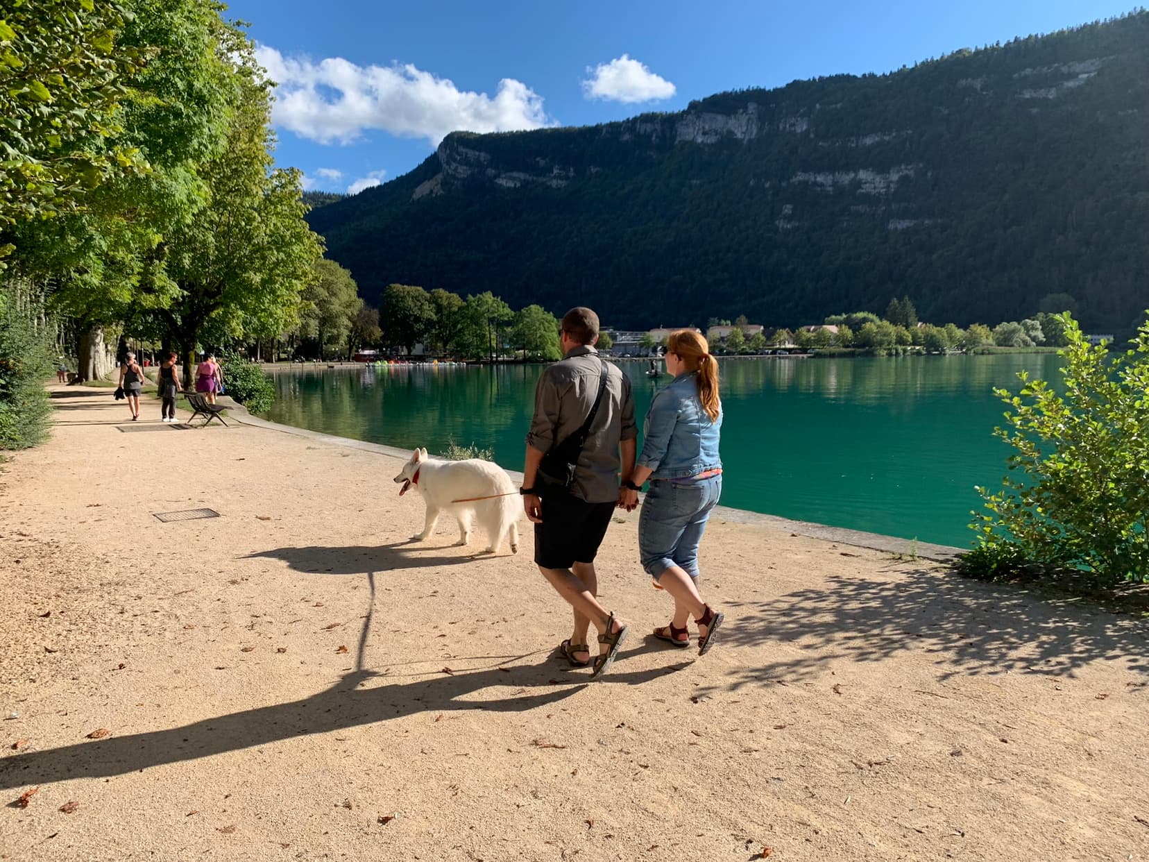 TourismeCaninBaladeCoupleLacNantua