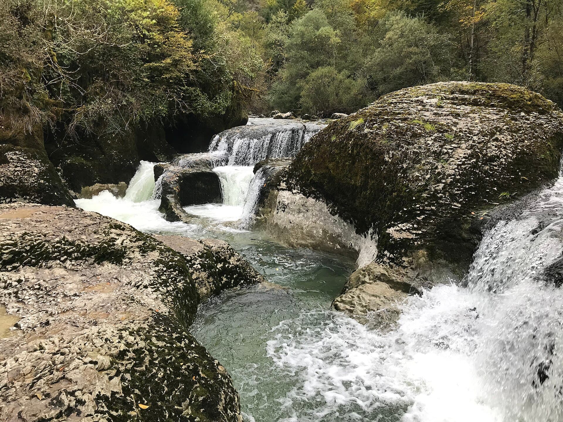 Marmites de géant Saint-Germain-de-Joux octobre 2024 proche