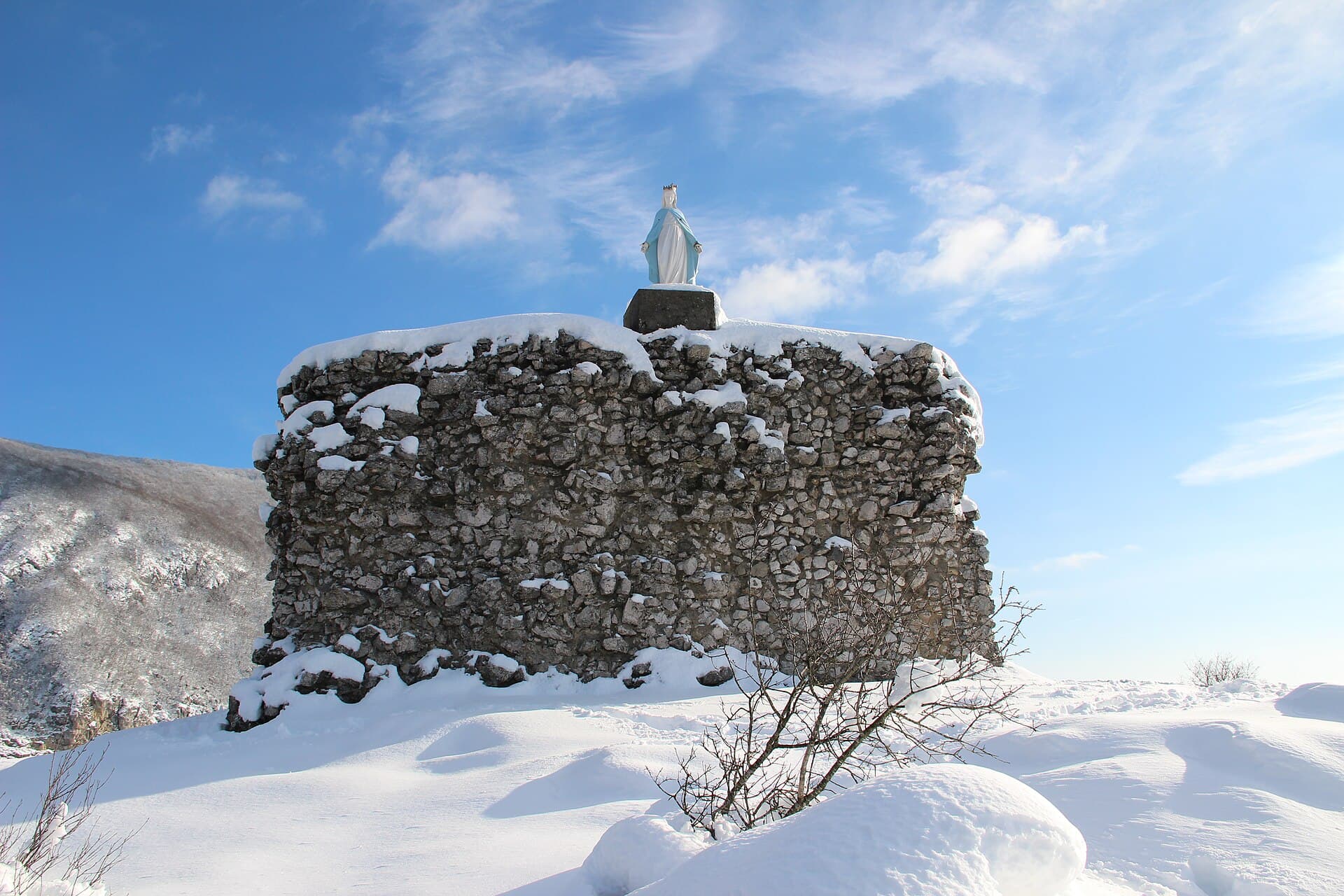 Ruins of the Château de Léaz - panoramio (2)