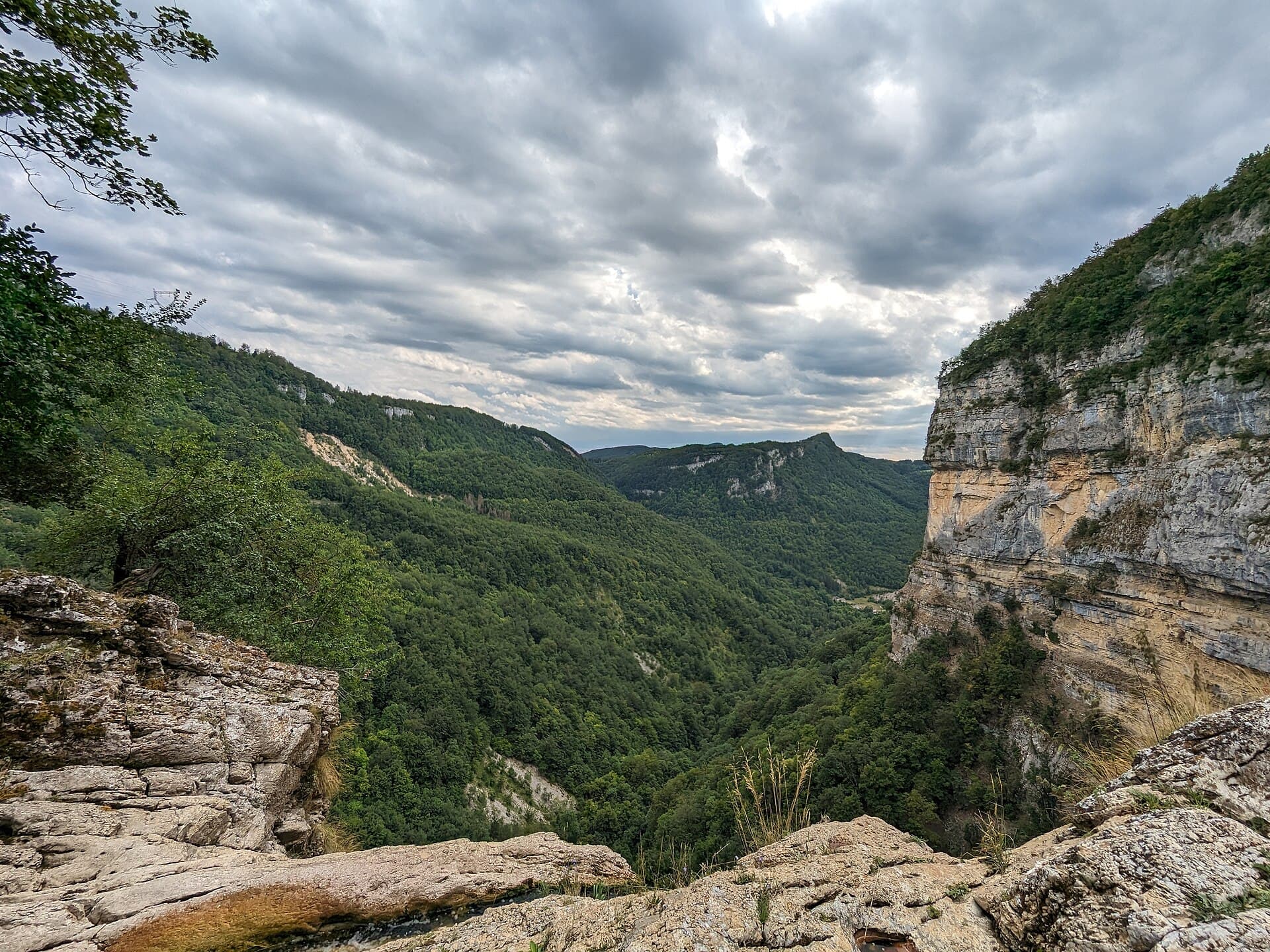 Plateau d'Hauteville - Hauteville-Lompnes - Nantuy - Cascade de la Charabotte - Début de la chute