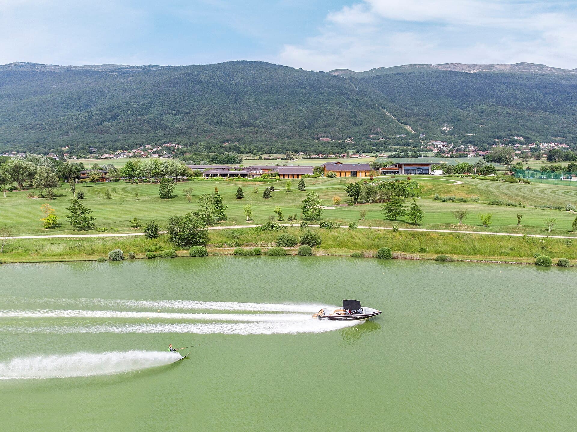 Jiva Hill waterski 2 @Lenaka