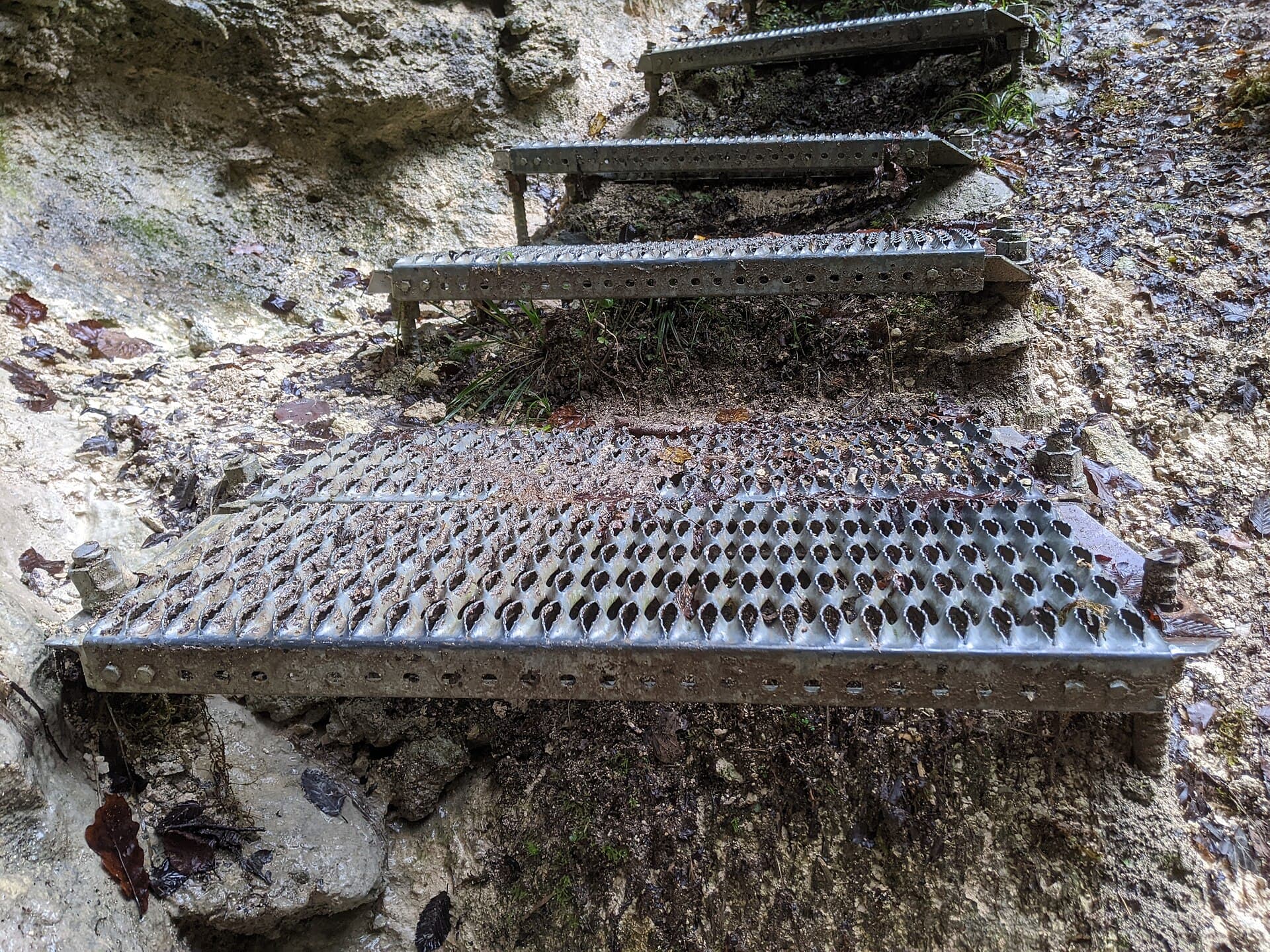 Saint-Claude - Gorges de l'Abîme, escaliers (nov 2022)