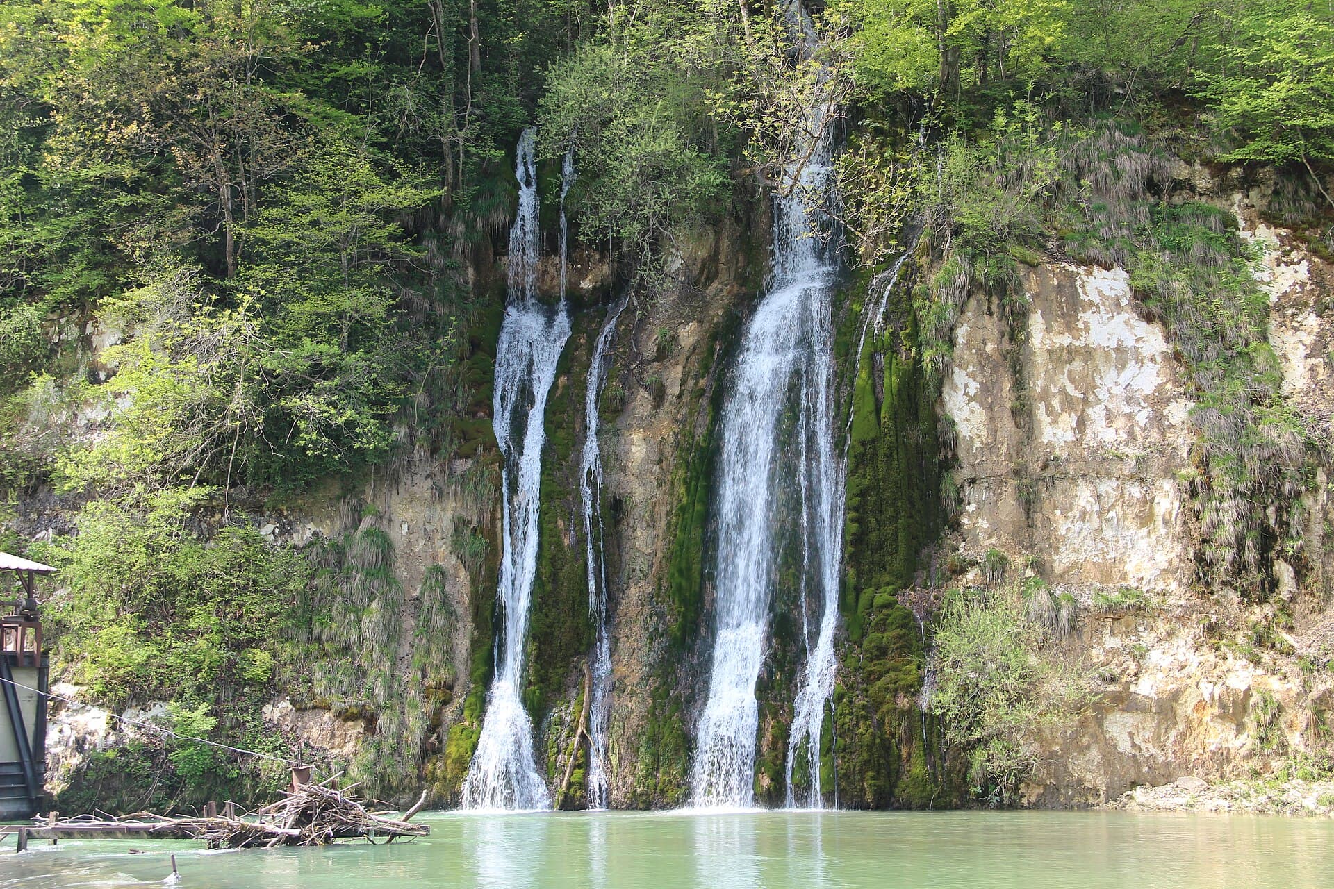 Waterfall near the Barrage de Métral - panoramio