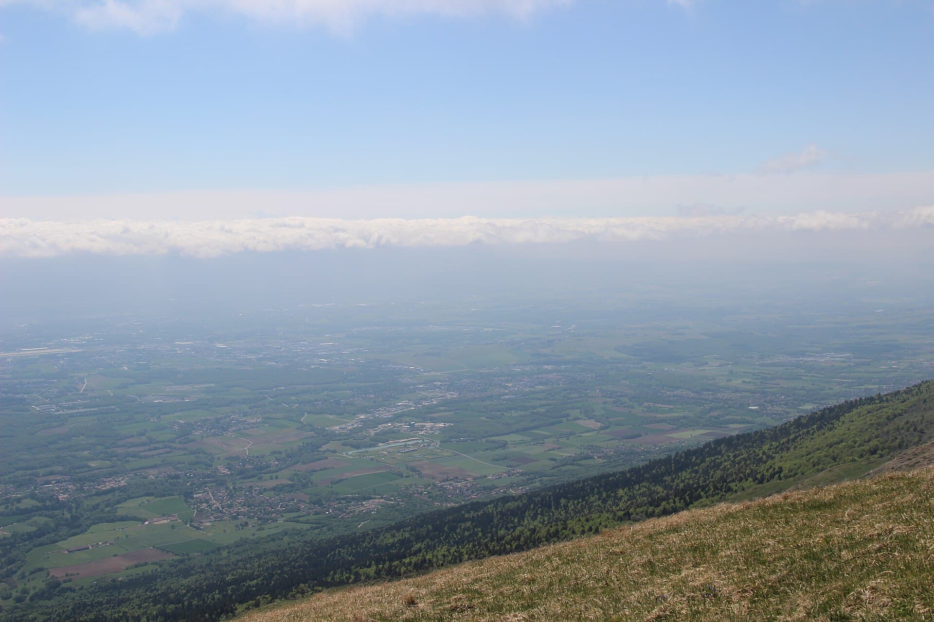 View from the Colomby de Gex onto the Bassin Lemanique - panoramio (6)