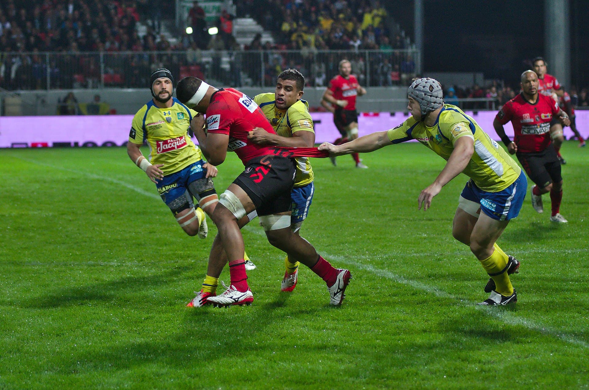 USO-ASM - 20140927 - Tentative de placage sur Viliami Maafu 1