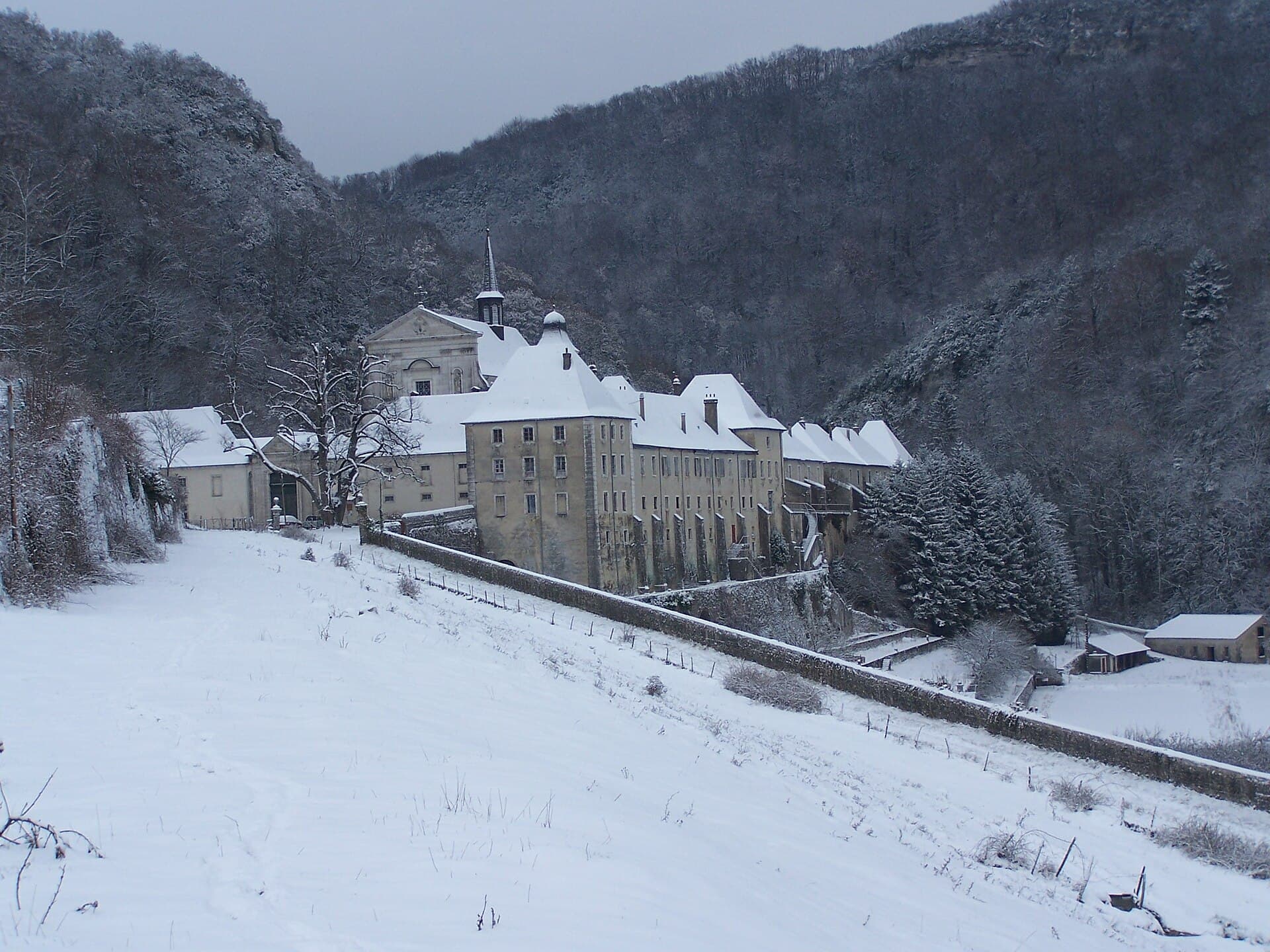 Entrée de la Chartreuse de Sélignac 01 - panoramio