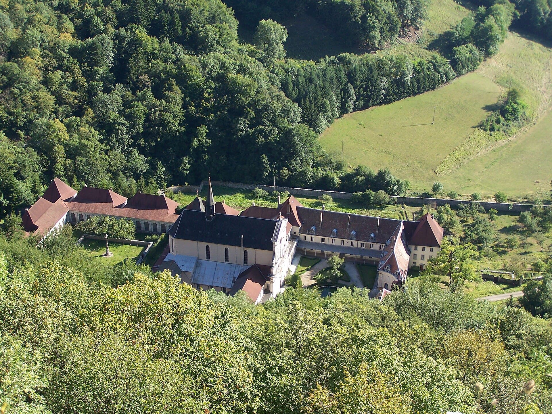 Vue d'ensemble de la Chartreuse de Séliganc depuis la falaise - panoramio