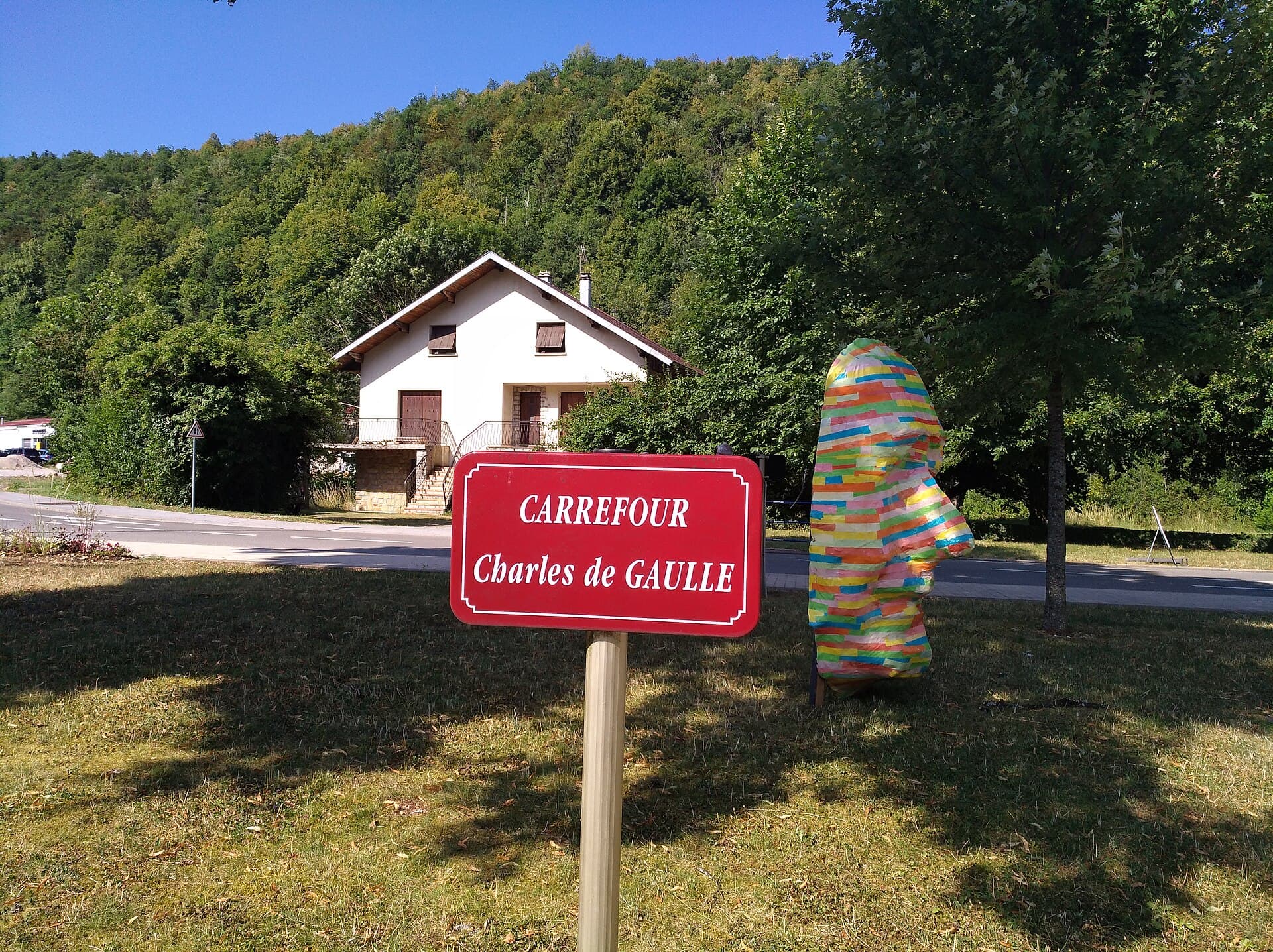 Moirans-en-Montagne - Carrefour Charles de Gaulle (juil 2018)